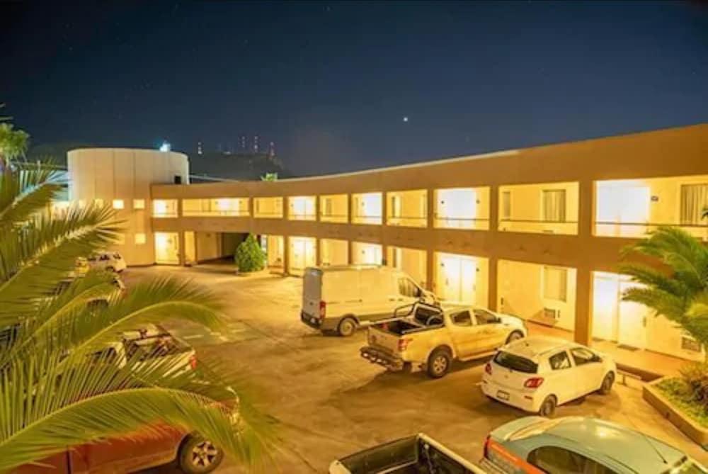 American Inn Hotel & Suites Parral Εξωτερικό φωτογραφία