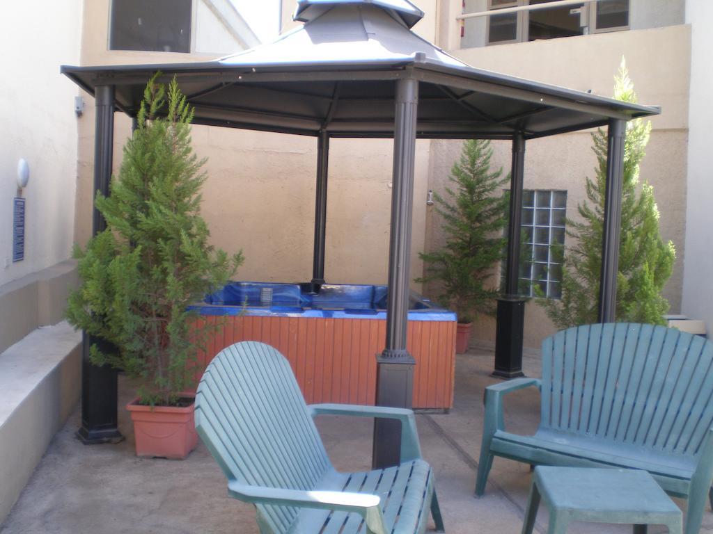 American Inn Hotel & Suites Parral Εξωτερικό φωτογραφία