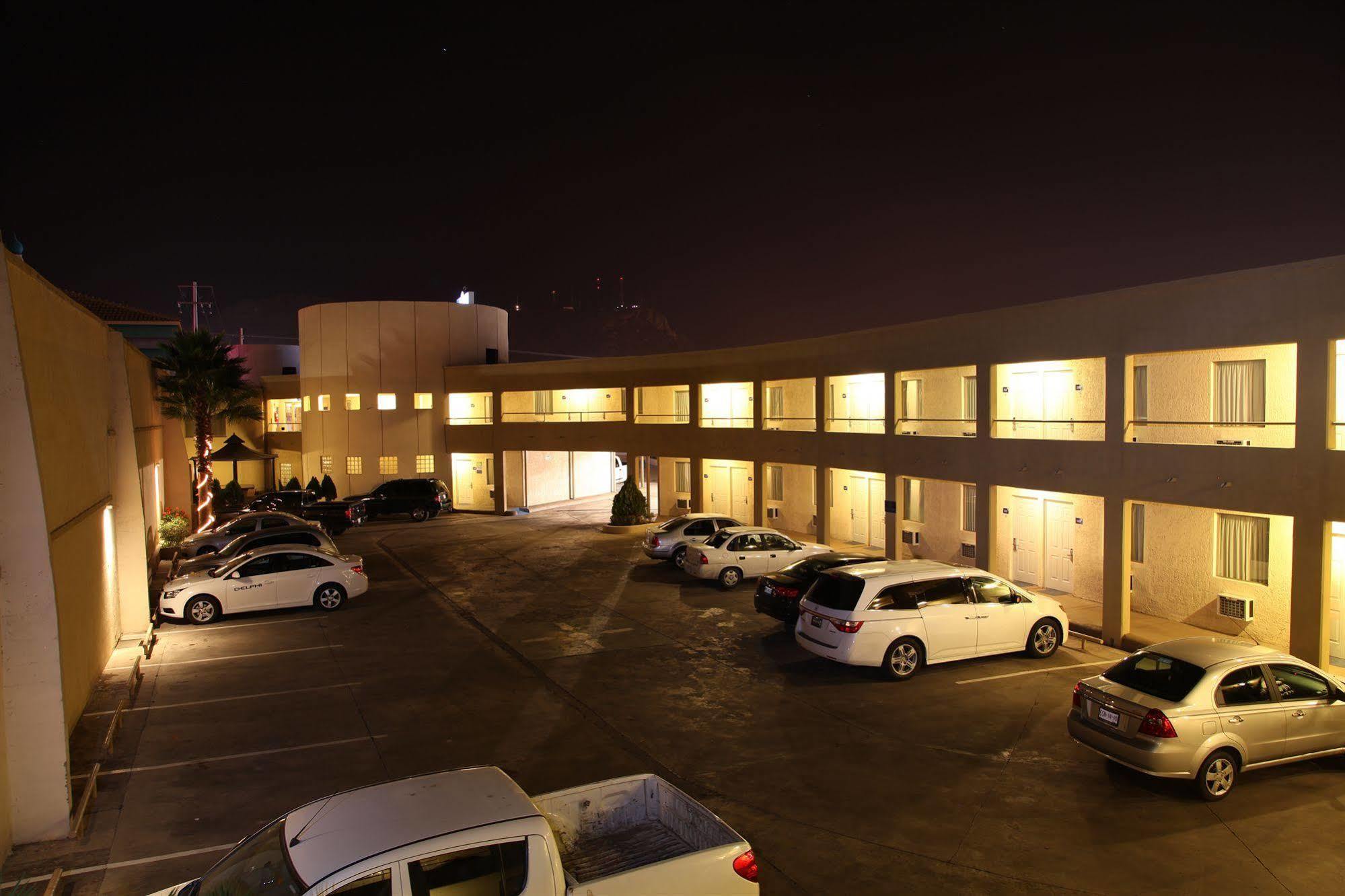 American Inn Hotel & Suites Parral Εξωτερικό φωτογραφία